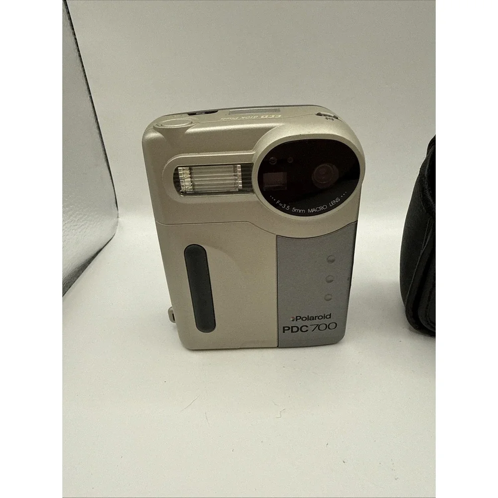 Polaroid PDC700 Digital Camera Silver Gray LCD Screen Built in Flash works